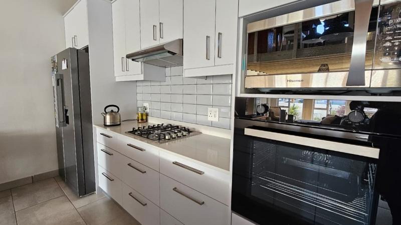 2 Bedroom Property for Sale in Britannia Bay Western Cape